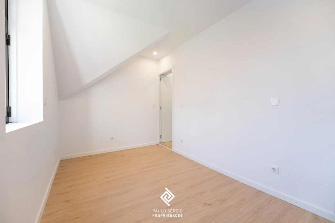 Moradia T1 para Venda em Santa Marinha e São Pedro da Afurada Foto 12