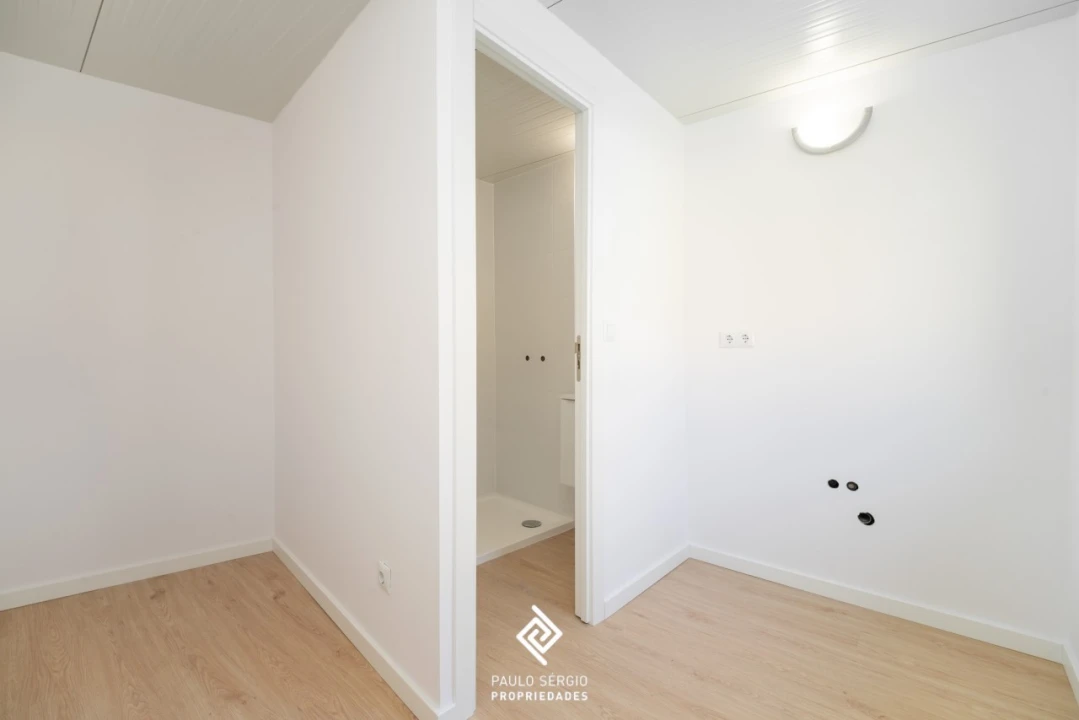 Moradia T1 para Venda em Santa Marinha e São Pedro da Afurada Foto 19