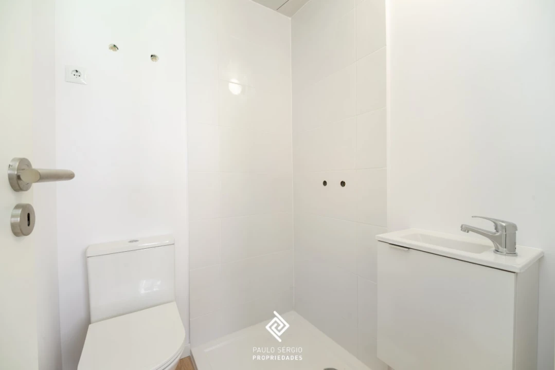 Moradia T1 para Venda em Santa Marinha e São Pedro da Afurada Foto 20