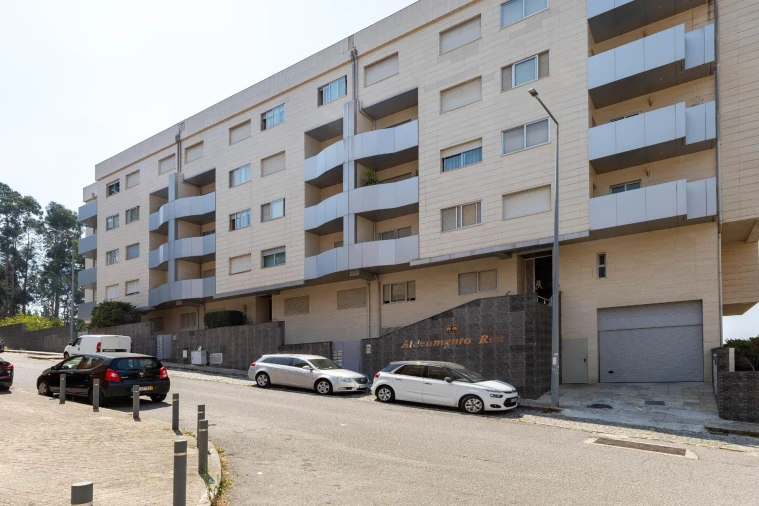 Apartamento T3 para Venda em Fânzeres e São Pedro da Cova Foto 2