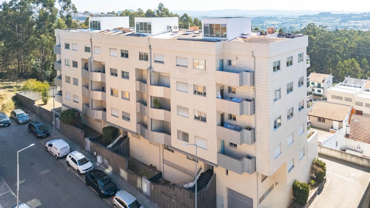 Apartamento T3 para Venda em Fânzeres e São Pedro da Cova Foto 1