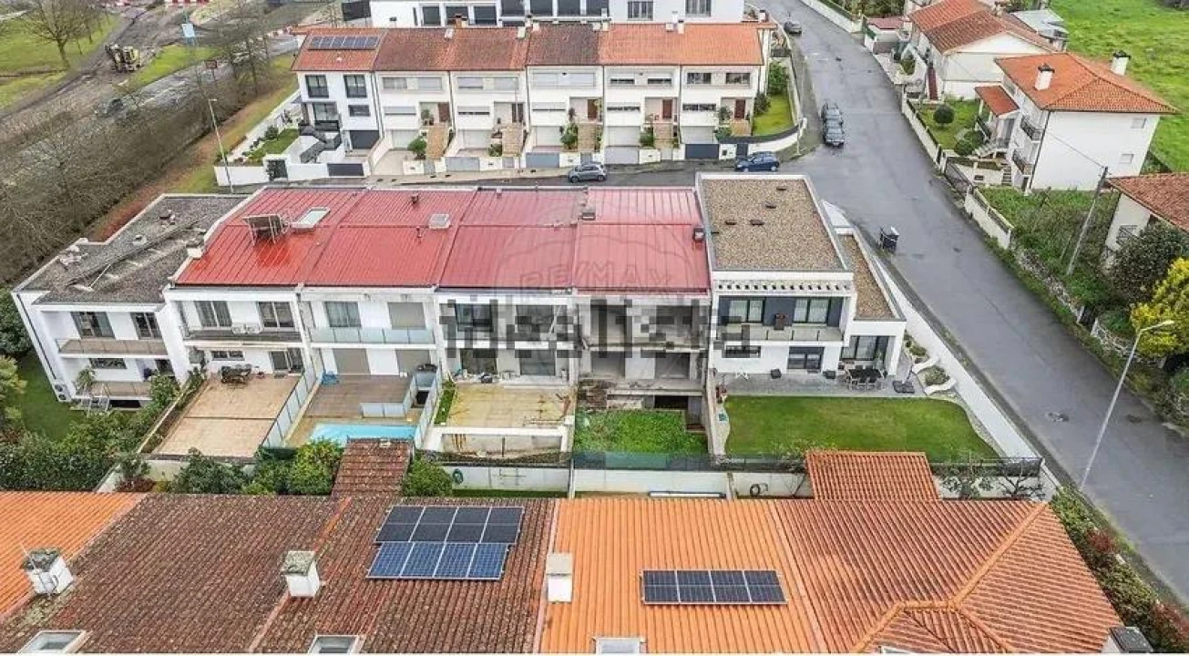 Moradia T4 para Venda em Nogueiró e Tenões Foto 6