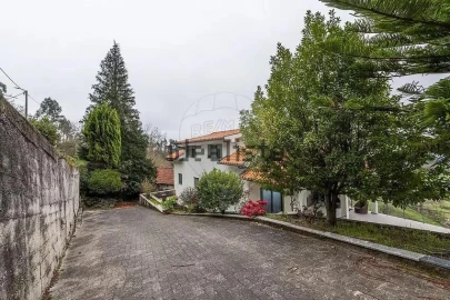 Moradia T3 para Venda em Valdosende