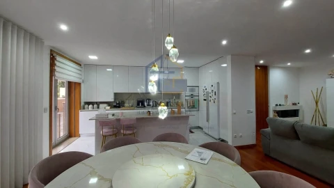 Apartamento T3 para Venda em Póvoa de Varzim, Beiriz e Argivai
