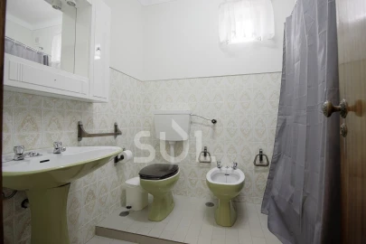 Moradia T3 para Venda em Estômbar e Parchal