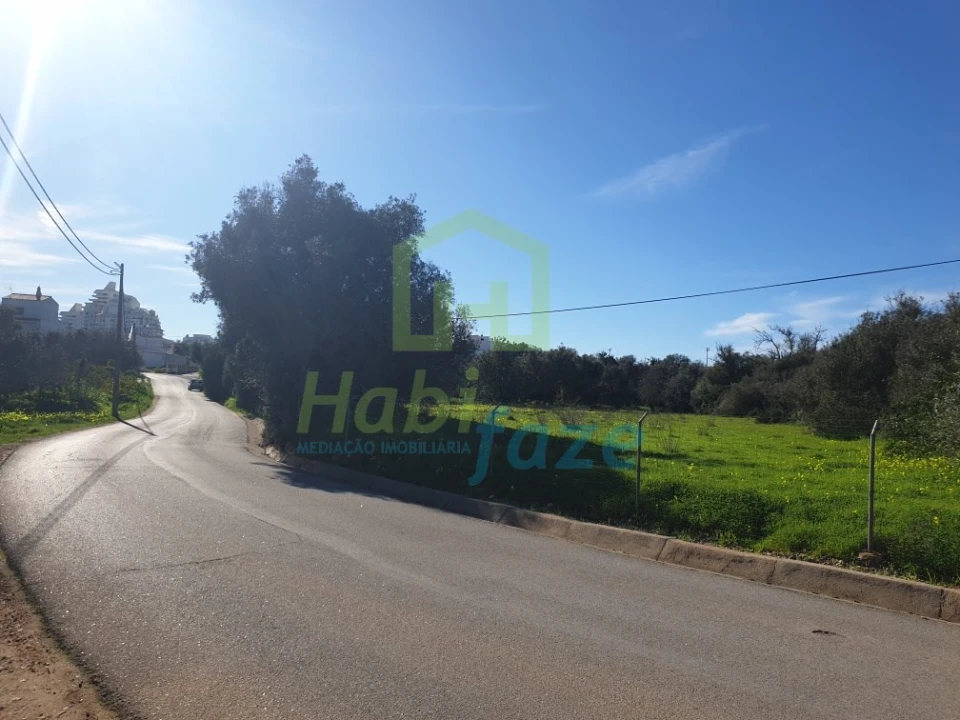 Terreno para Venda em Armação de Pera Foto 1