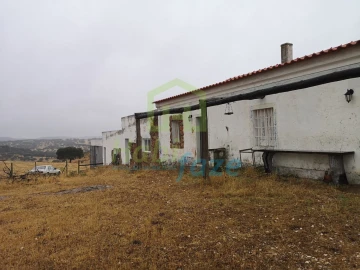 Quinta T8 para Venda em Terena (São Pedro)