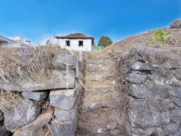 Moradia T2 para Venda em Arco da Calheta