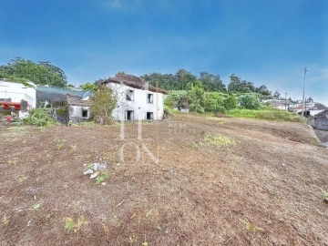 Moradia T2 para Venda em Arco da Calheta