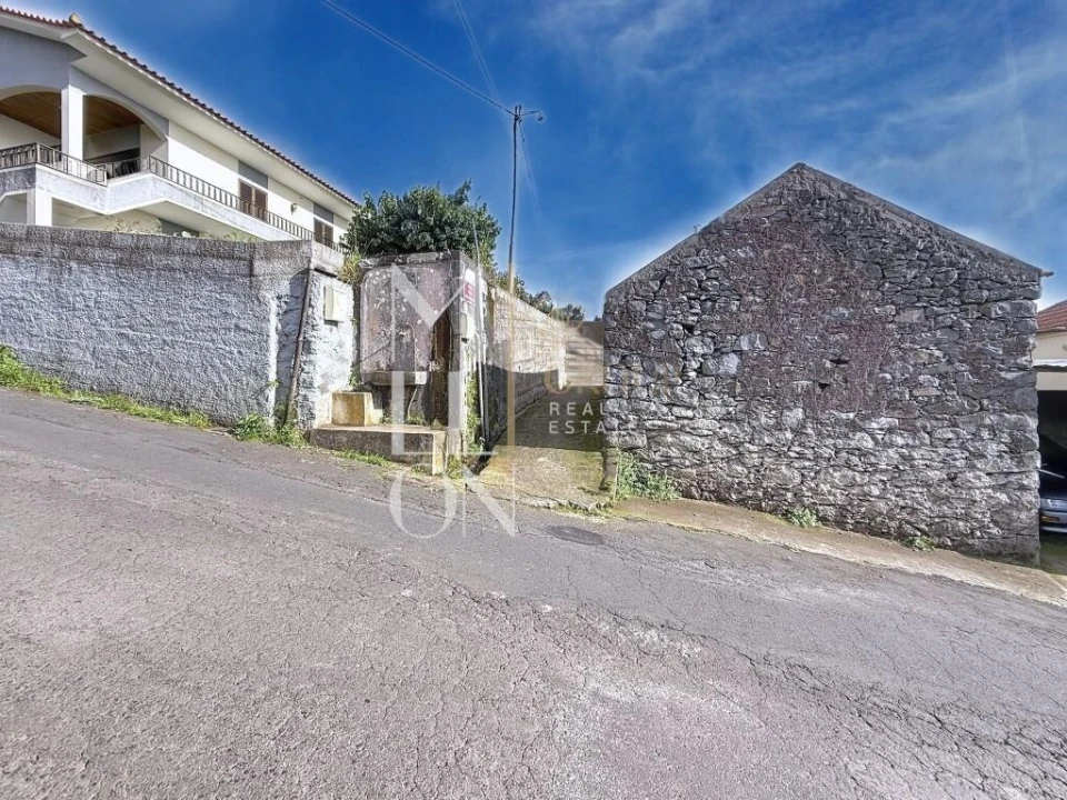 Moradia T2 para Venda em Arco da Calheta Foto 25