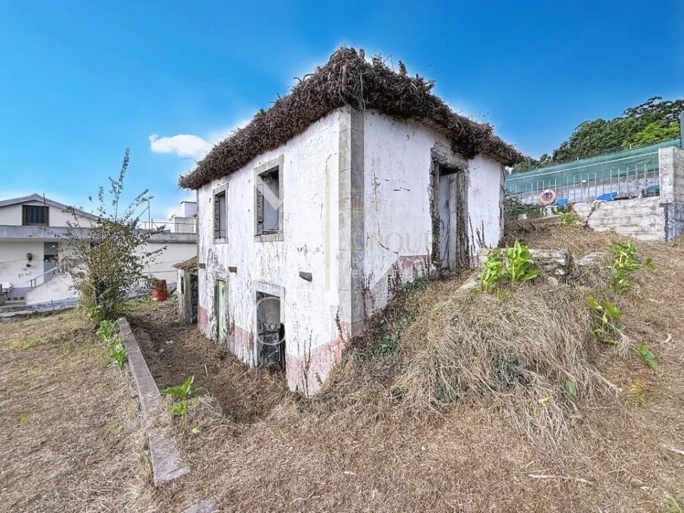 Moradia T2 para Venda em Arco da Calheta Foto 13