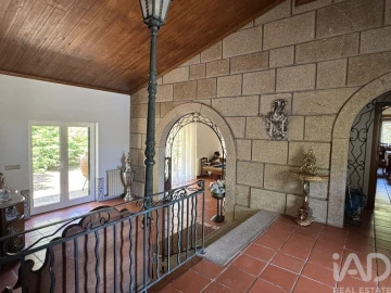 Moradia T7 para Venda em Santo Tirso, Couto (Santa Cristina e São Miguel) e Burgães