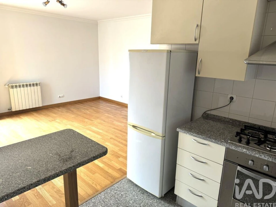 Apartamento T1 para Arrendamento em Alvalade Foto 11
