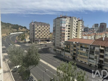 Apartamento T1 para Arrendamento em Alvalade
