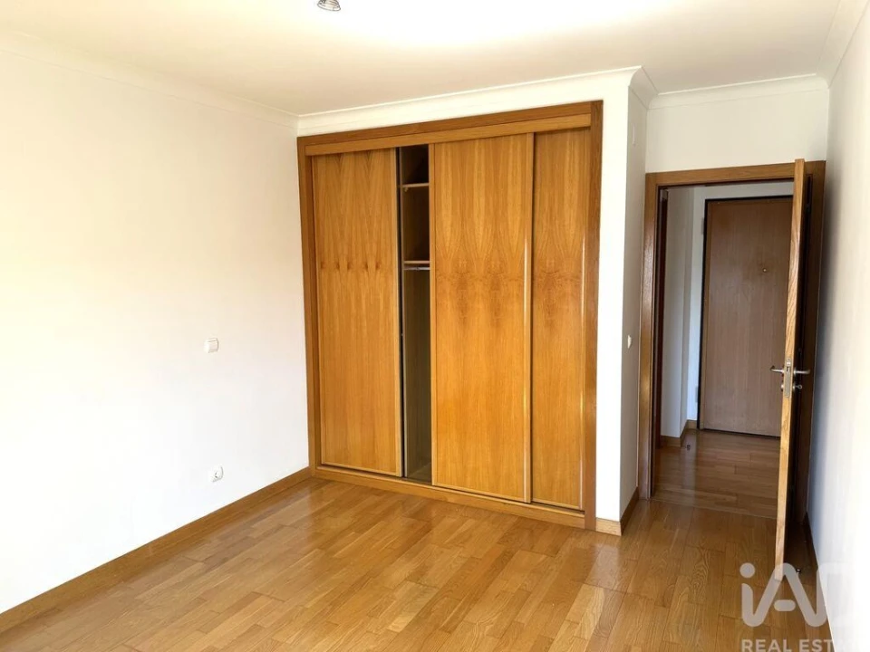 Apartamento T1 para Arrendamento em Alvalade Foto 18