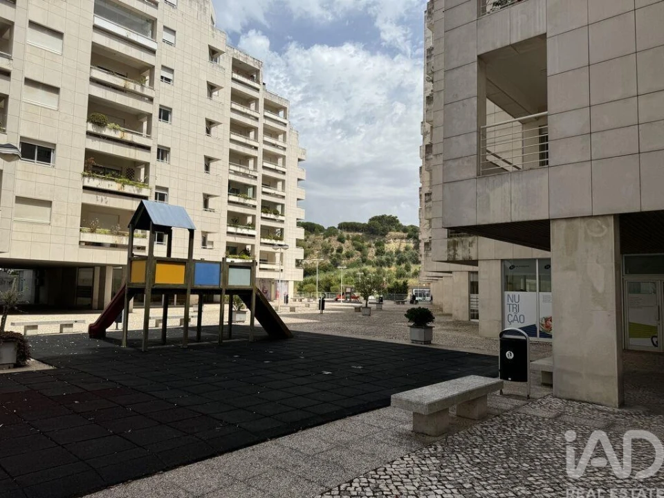 Apartamento T1 para Arrendamento em Alvalade Foto 28