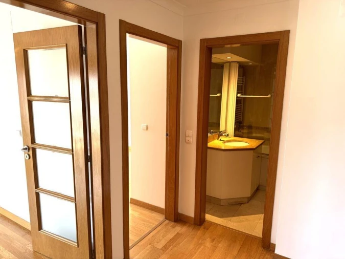 Apartamento T1 para Arrendamento em Alvalade Foto 16