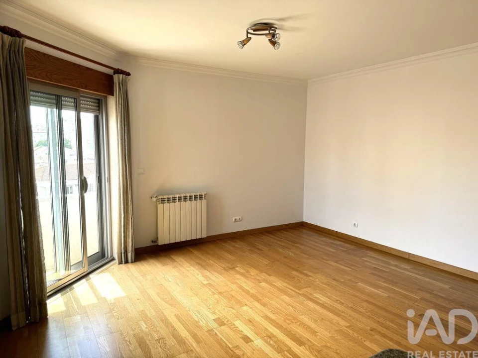 Apartamento T1 para Arrendamento em Alvalade Foto 13