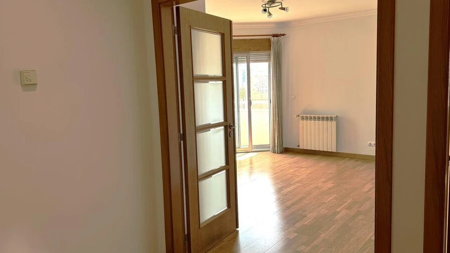 Apartamento T1 para Arrendamento em Alvalade