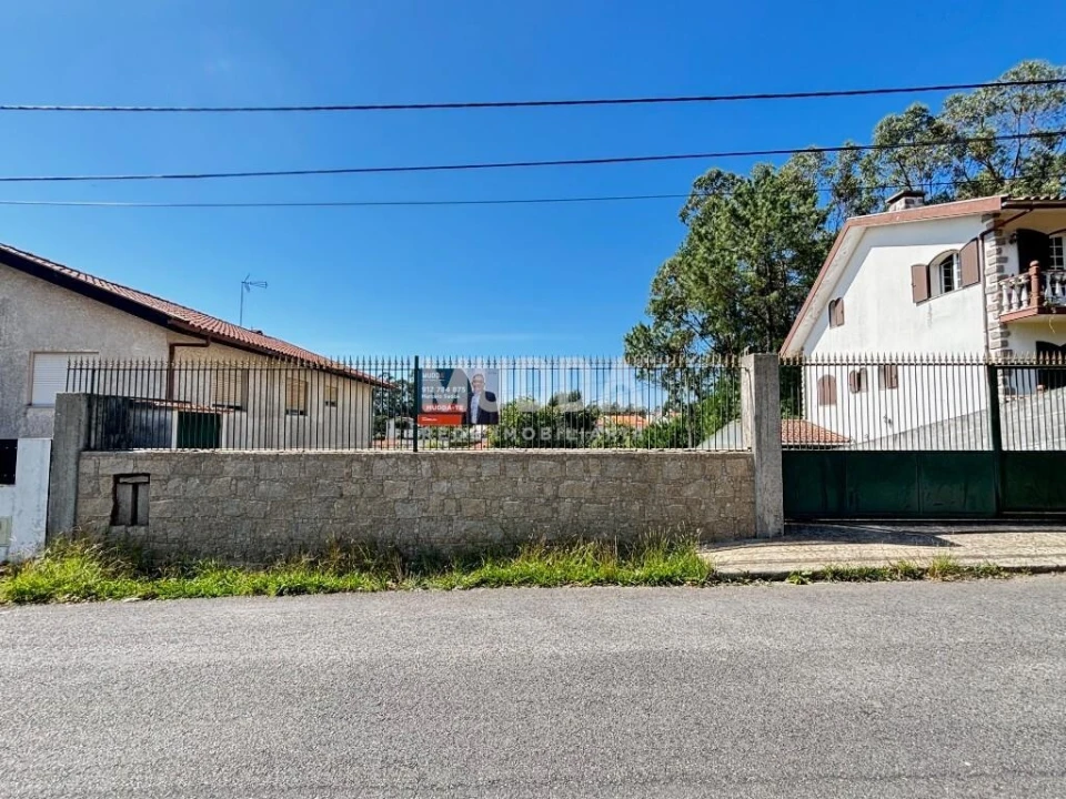 Terreno para Venda em Vila de Cucujães Foto 1