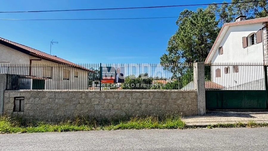 Terreno para Venda em Vila de Cucujães