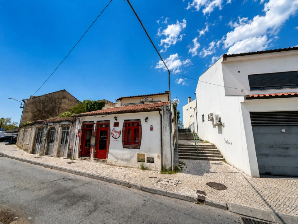 Prédio para Venda em Santo Antonio dos Olivais Foto 2