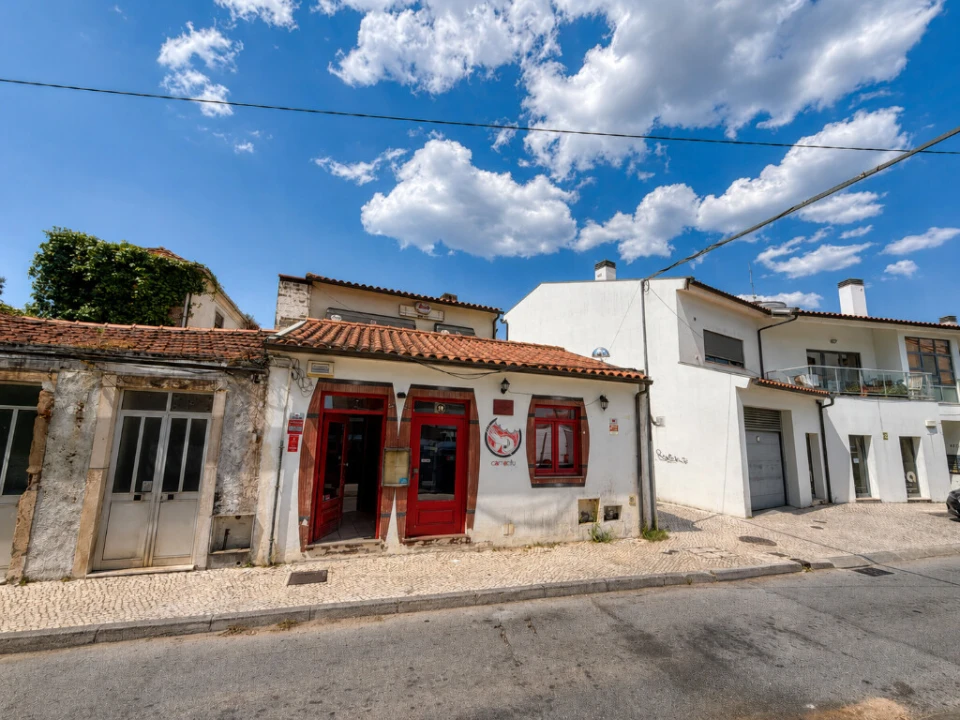 Prédio para Venda em Santo Antonio dos Olivais Foto 1