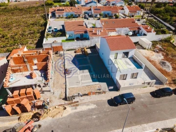 Moradia T3 para Venda em Santa Maria, São Pedro e Sobral da Lagoa