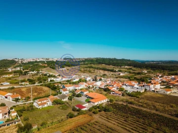 Moradia T3 para Venda em Santa Maria, São Pedro e Sobral da Lagoa