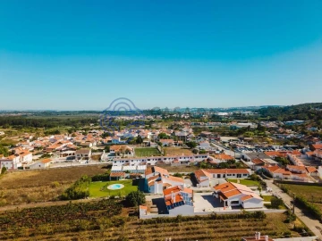 Moradia T3 para Venda em Santa Maria, São Pedro e Sobral da Lagoa
