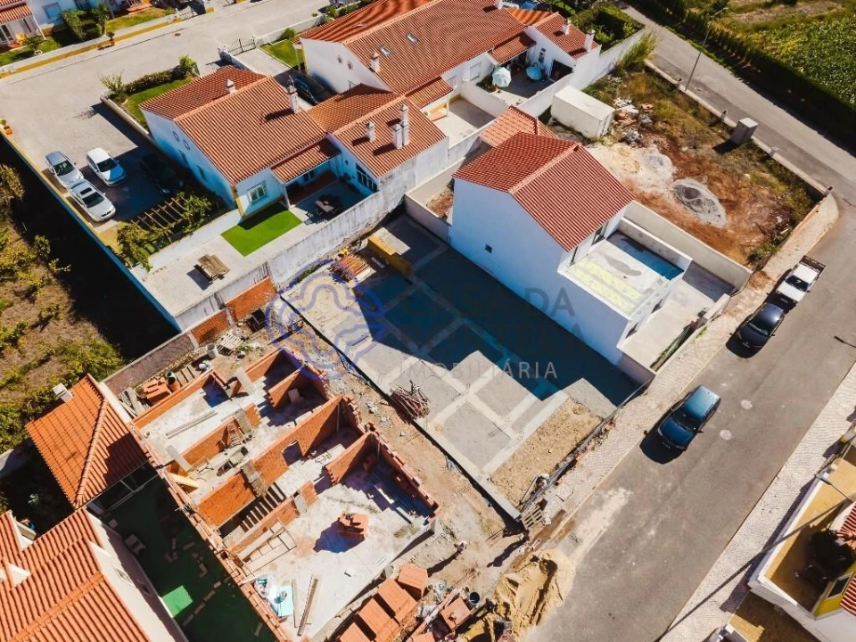 Moradia T3 para Venda em Santa Maria, São Pedro e Sobral da Lagoa Foto 6