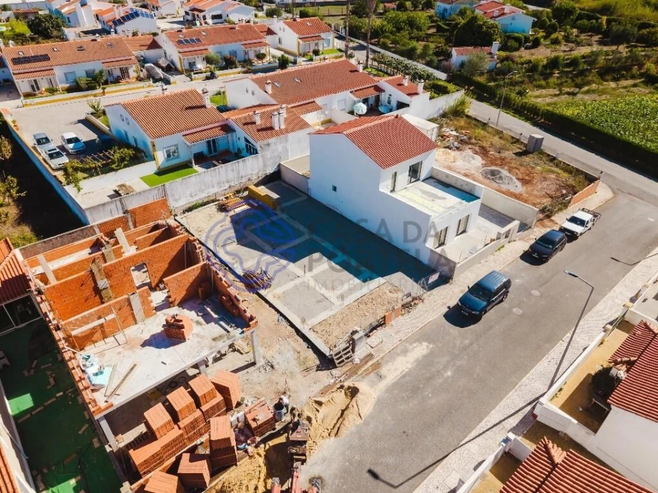 Moradia T3 para Venda em Santa Maria, São Pedro e Sobral da Lagoa Foto 2