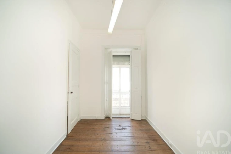 Apartamento T4 para Venda em Campolide Foto 7