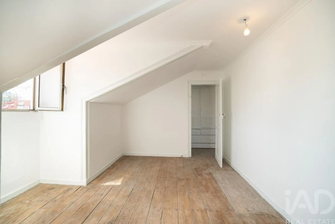 Apartamento T4 para Venda em Campolide Foto 18