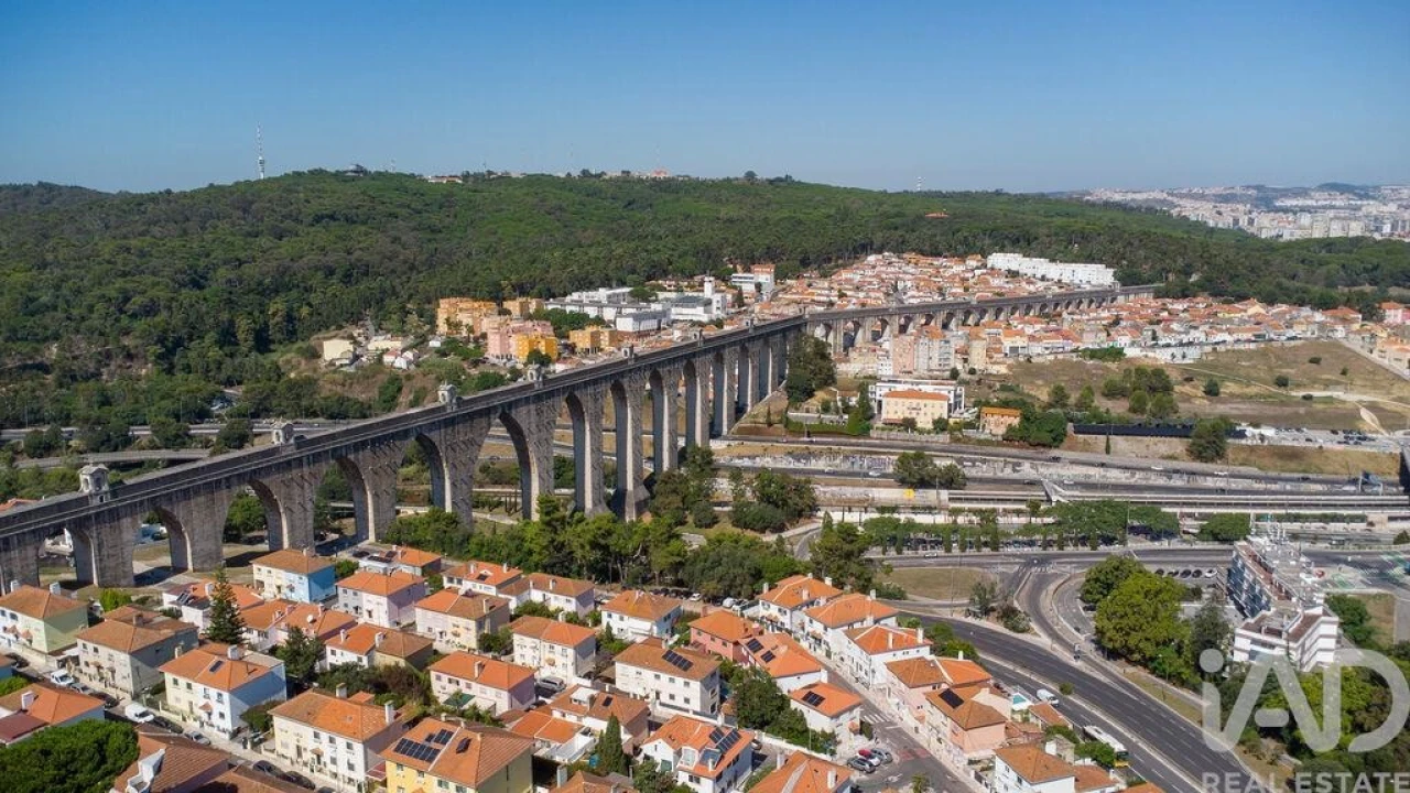 Apartamento T4 para Venda em Campolide Foto 26