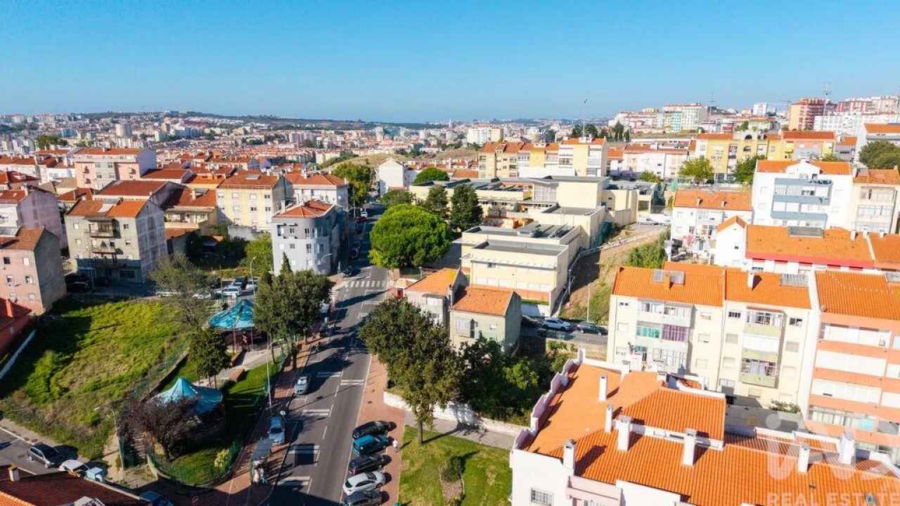 Terreno para Venda em Encosta do Sol Foto 10