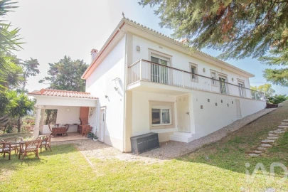 Moradia T4 para Venda em Salir de Matos