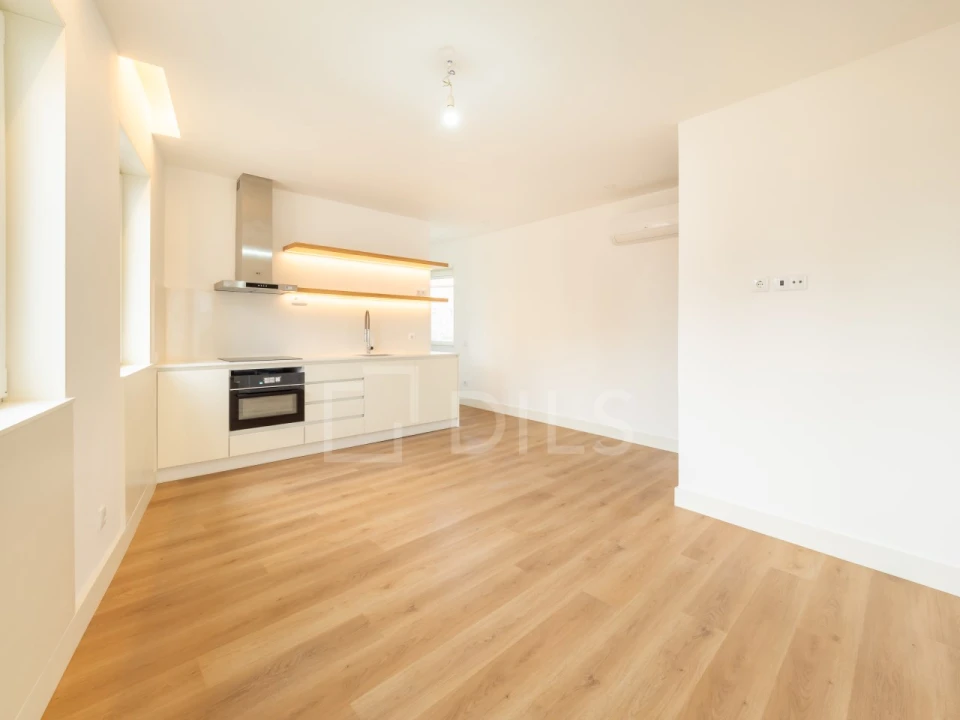 Apartamento T2 para Venda em Cedofeita, Santo Ildefonso, Sé, Miragaia, São Nicolau e Vitória Foto 4