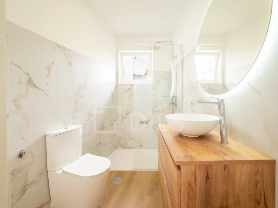 Apartamento T2 para Venda em Cedofeita, Santo Ildefonso, Sé, Miragaia, São Nicolau e Vitória Foto 8