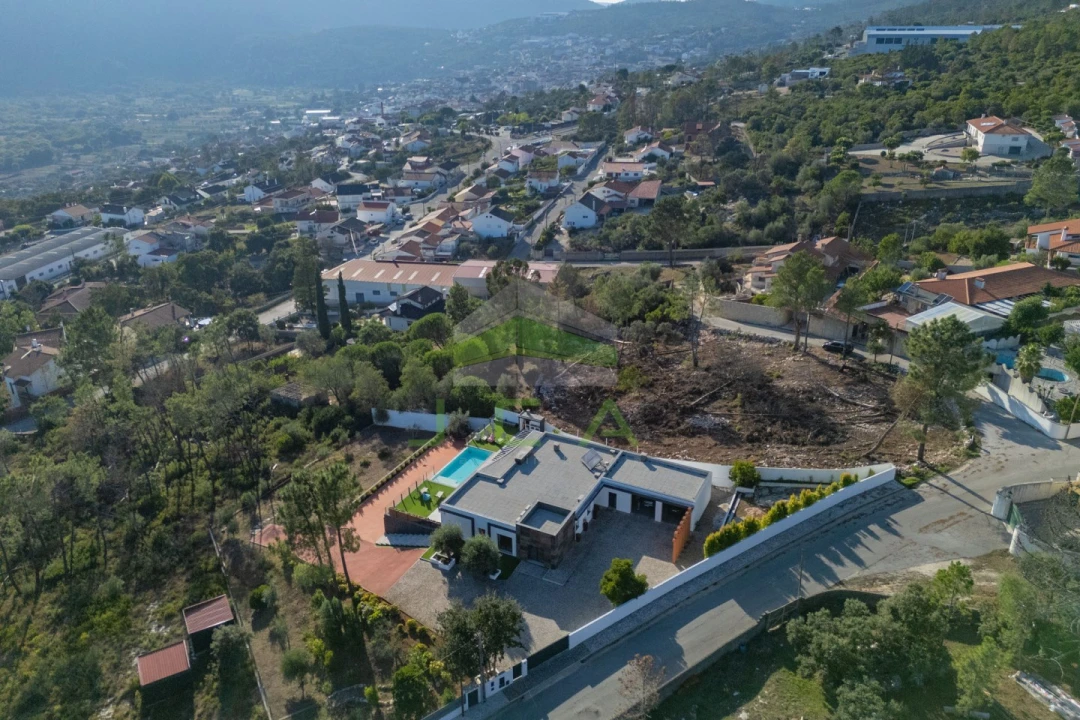Moradia T3 para Venda em Mira de Aire Foto 50