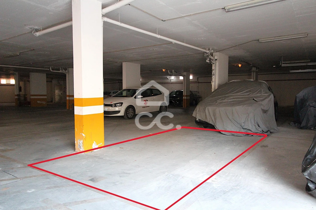 Apartamento T1 para Venda em Alvor Foto 16
