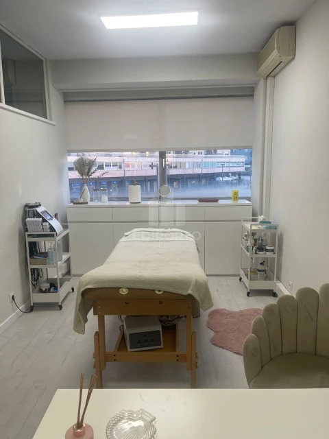 Negócio para Arrendamento em Santa Marinha