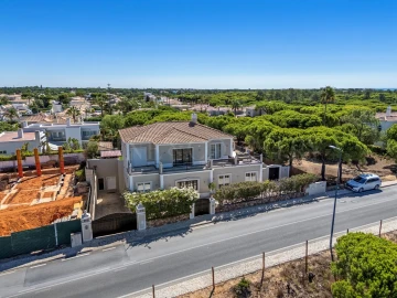 Moradia T7 para Venda em Almancil