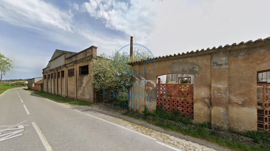 Armazém para Venda em Canas de Santa Maria