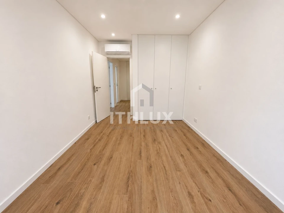 Apartamento T2 para Venda em Venteira Foto 19