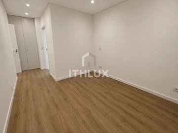 Apartamento T2 para Venda em Venteira