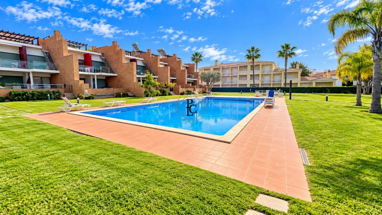 Apartamento T2 para Arrendamento em Quarteira Foto 2