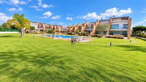 Apartamento T2 para Arrendamento em Quarteira