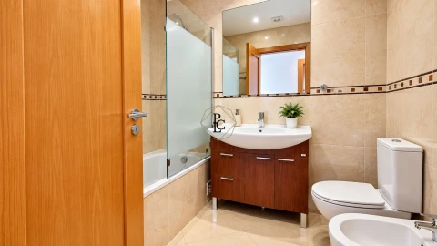Apartamento T2 para Arrendamento em Quarteira