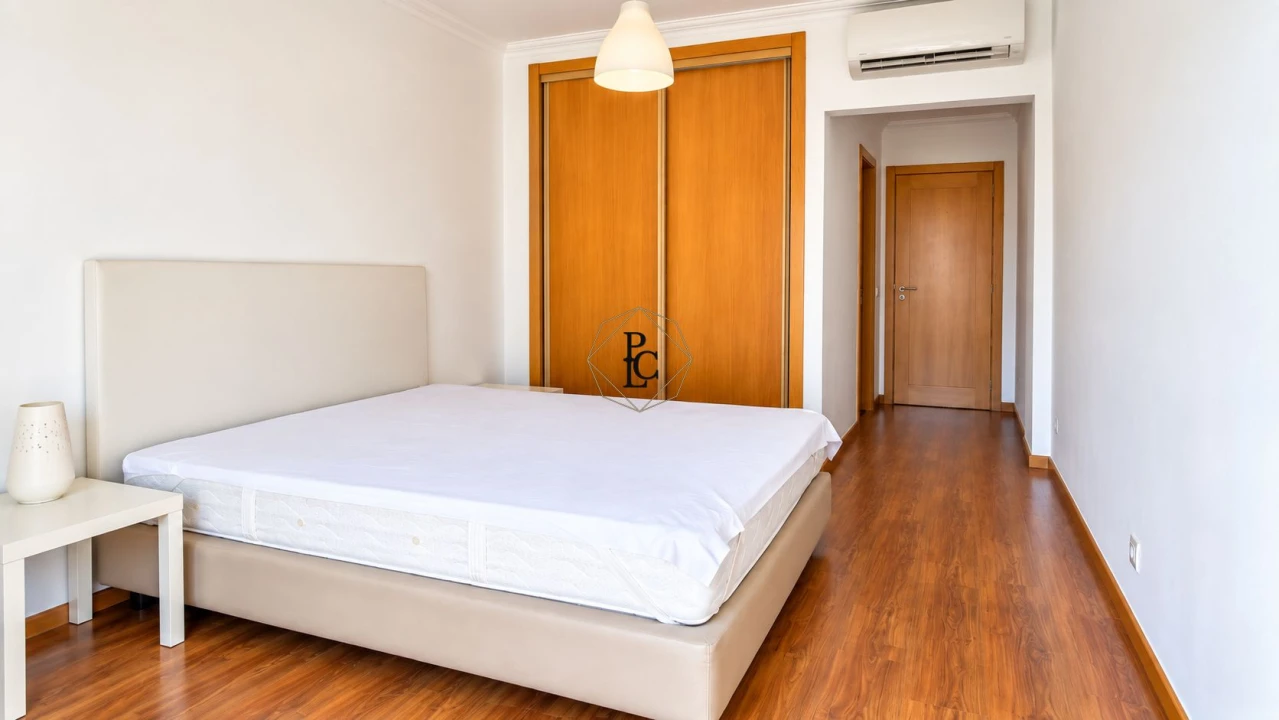 Apartamento T2 para Arrendamento em Quarteira Foto 5